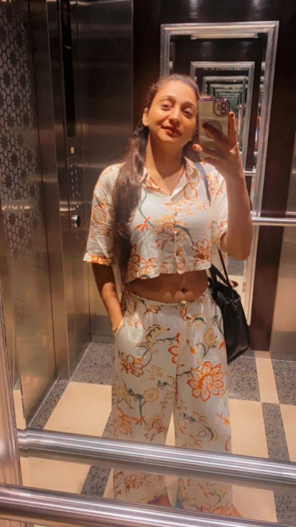 Call girls escort services versova