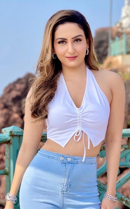 Call girls escort services titwala