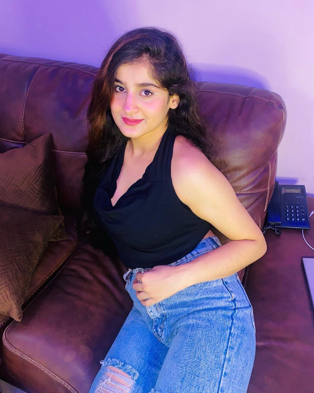 Call girls escort services titwala